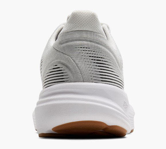 Brooks Revel 8